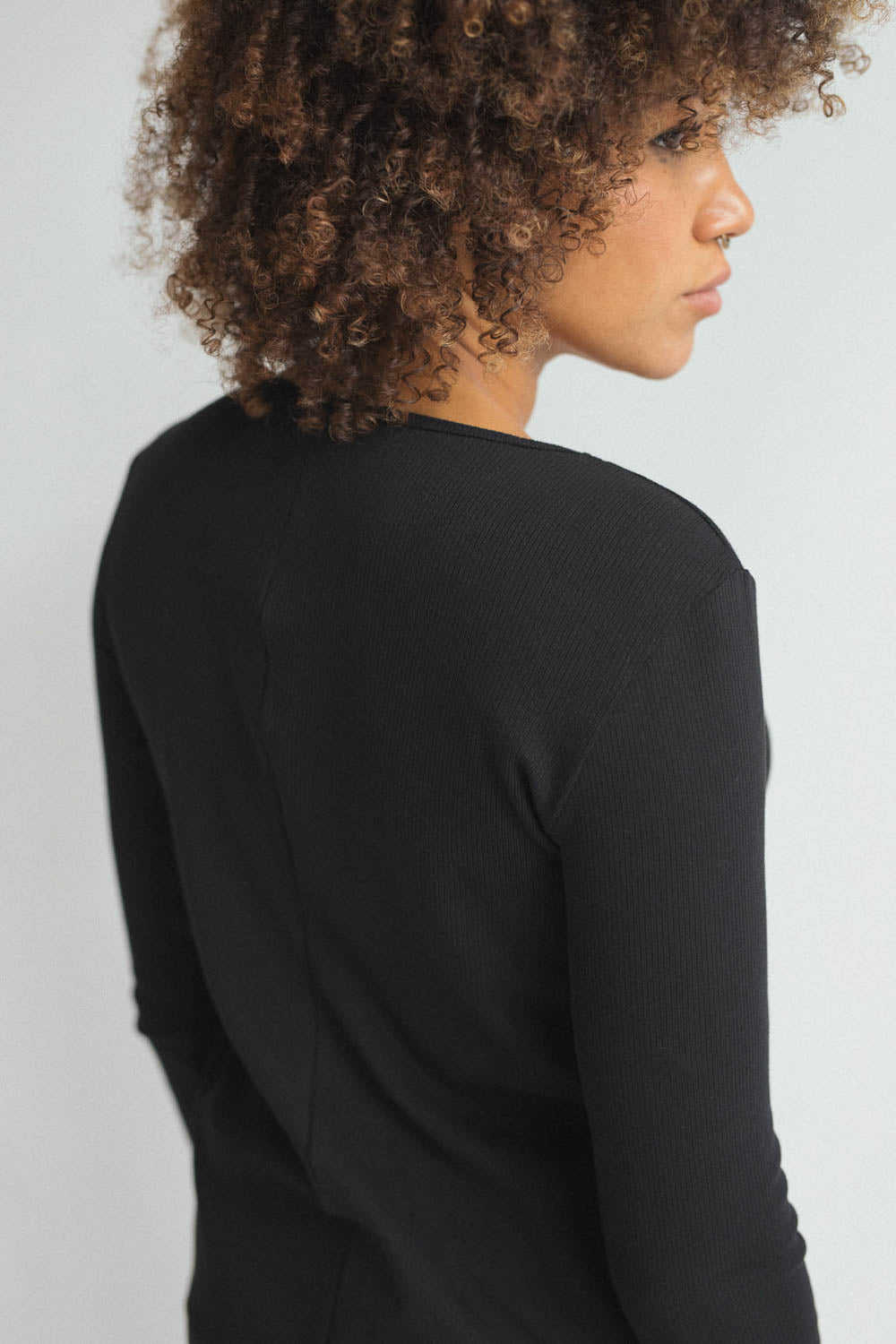 Longsleeve damski z certyfikowanej bawełny prążkowanej