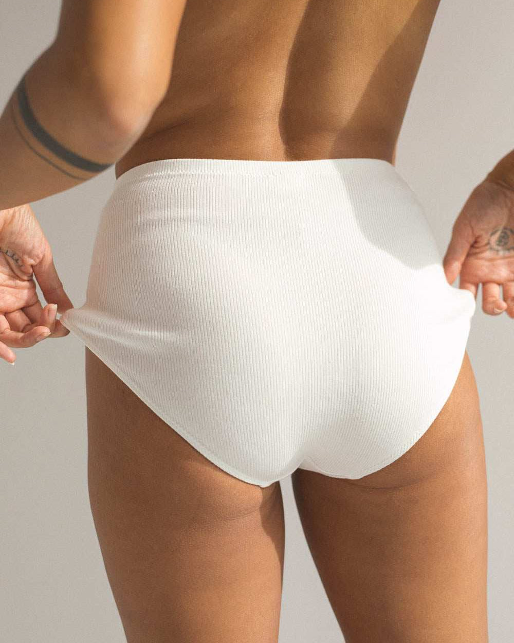 Majtki wysokie Bea z certyfikowanej bawełny prążkowanej - Myunds.com